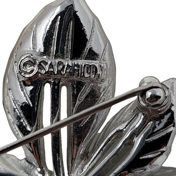 Vintage Signed Sarah Coventry Silver Tone Clover Brooch Pin Pendant Etched Gift - Picture 3 of 7